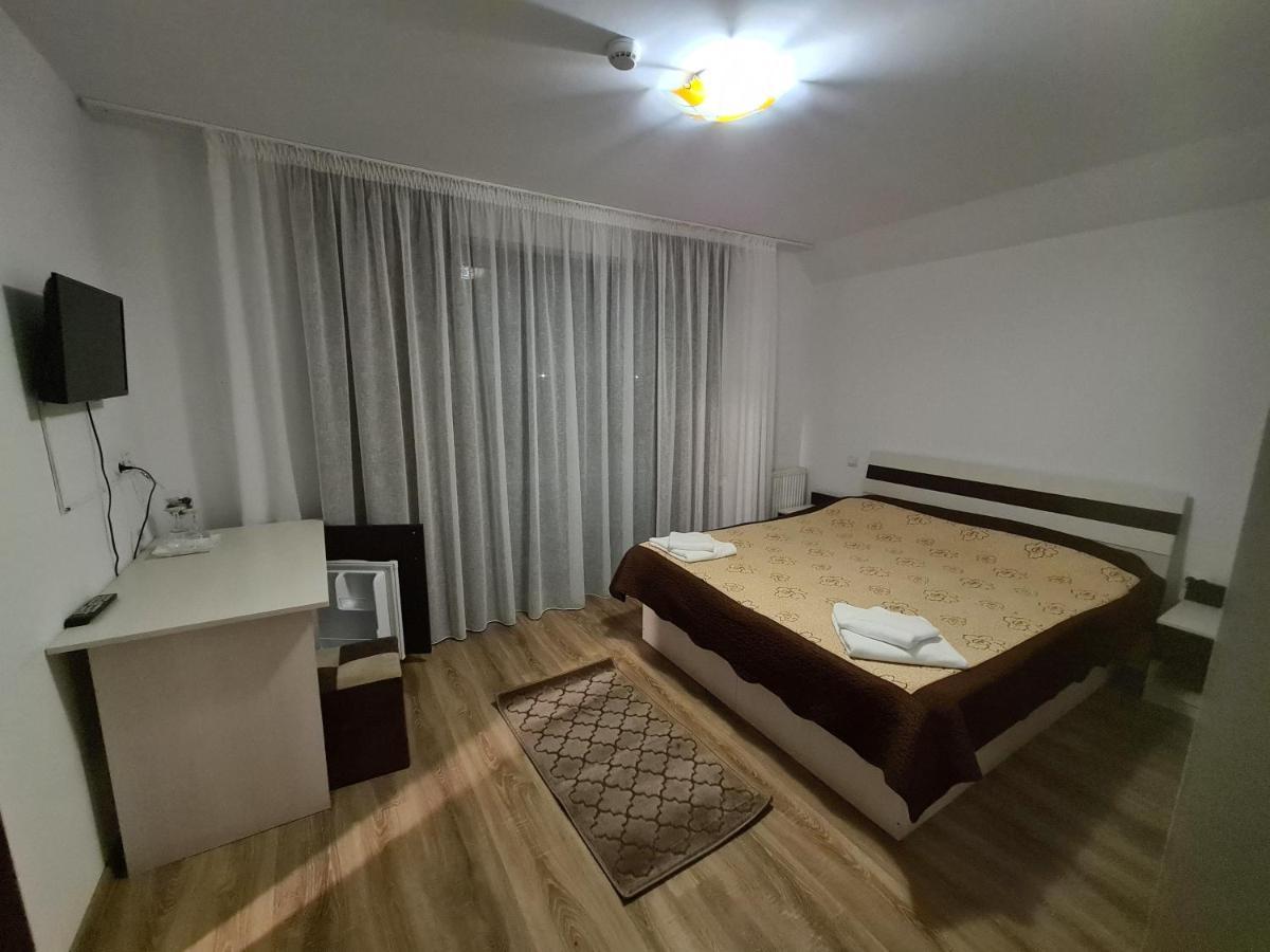 Candy Pensiune&Restaurant Dumbrava Roșie Kültér fotó